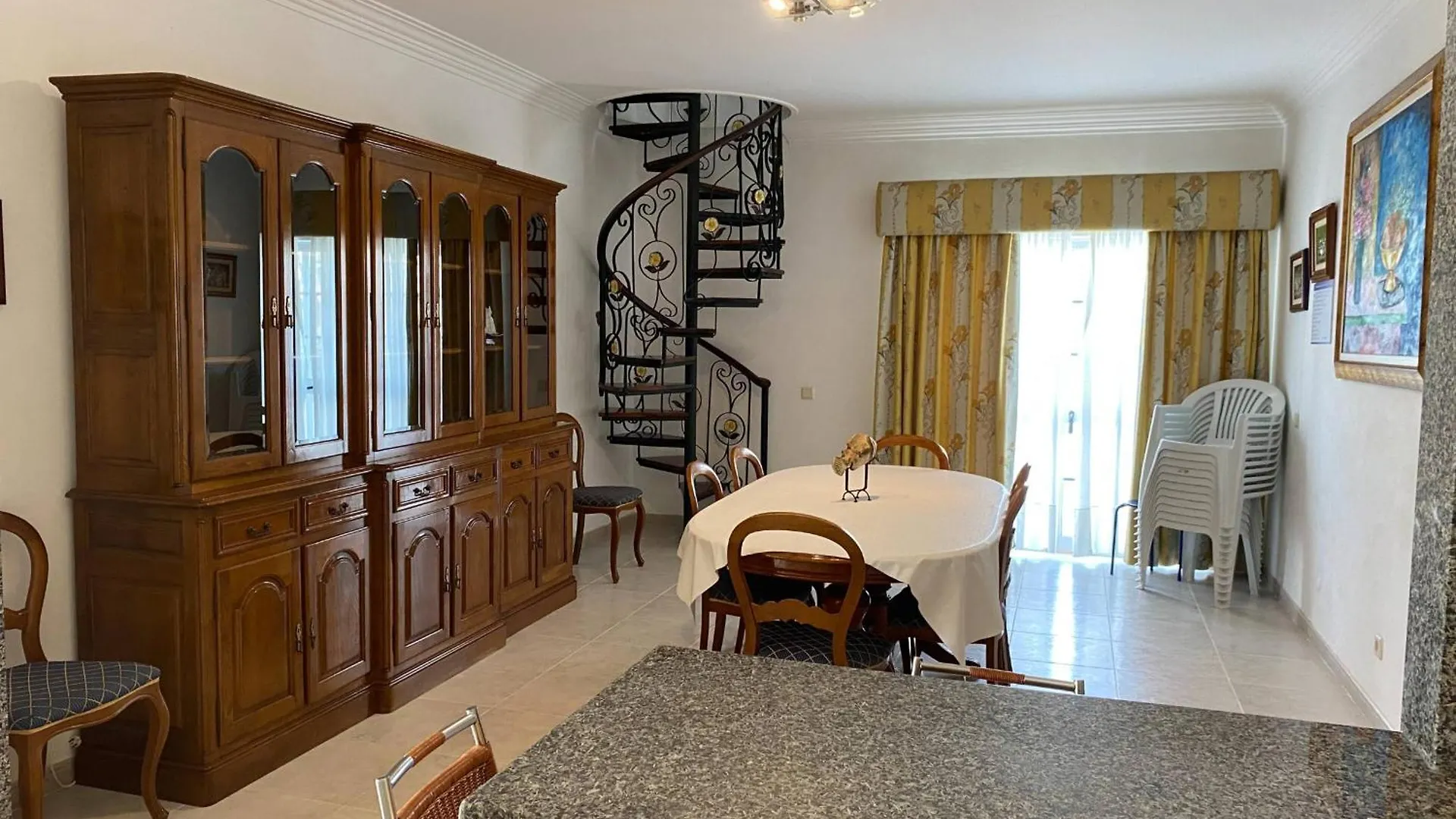 פורטימאו Vintage Villa 0*,